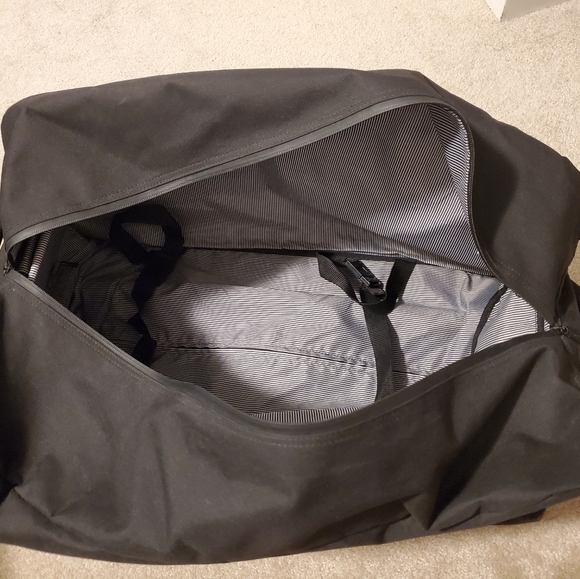 50L Herschel Rolling Duffle Bag - Picture 9 of 10